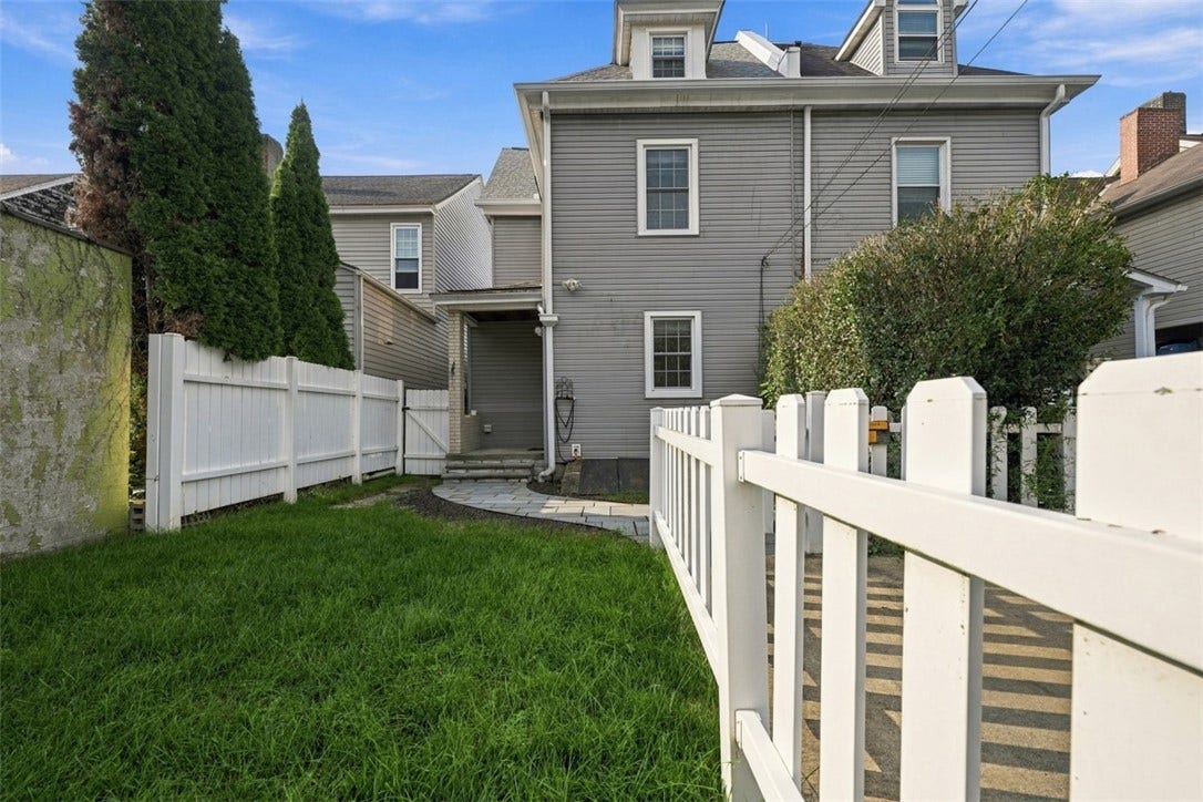 123 4th Street, Pittsburgh, PA 15215 123 4th Street, Pittsburgh, PA 15215