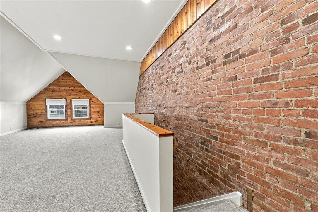 123 4th Street, Pittsburgh, PA 15215 Third Floor