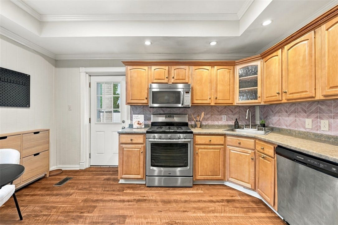 123 4th Street, Pittsburgh, PA 15215 123 4th Street, Pittsburgh, PA 15215