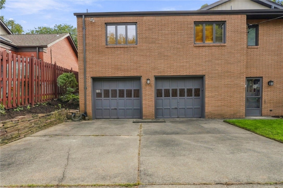 7135 Roycrest Place, Pittsburgh, PA 15208 7135 Roycrest Place, Pittsburgh, PA 15208