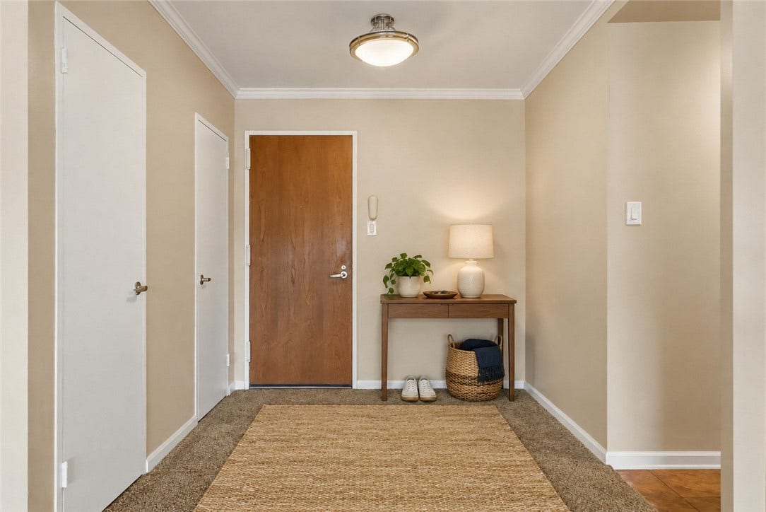 320 Fort Duquesne Blvd, #24N, Pittsburgh, PA 15222 This photo has been virtually staged and is for illustration purposes only.