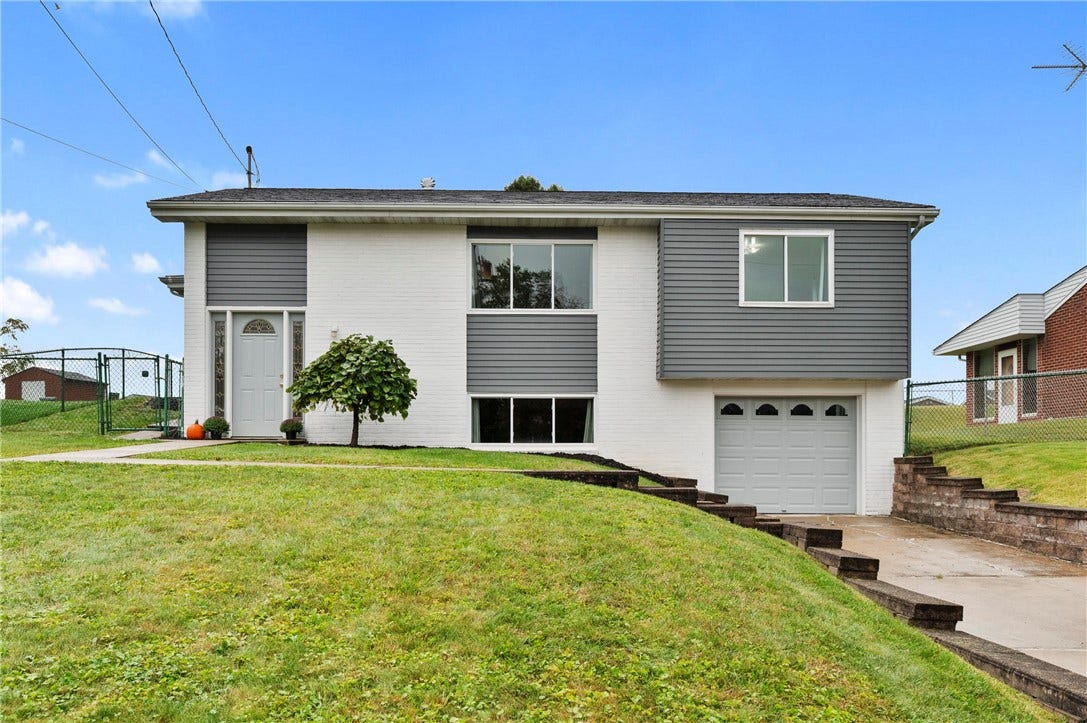 22 Highbury Rd, Cheswick, PA 15024 WELCOME TO 22 HIGHBURY COURT!