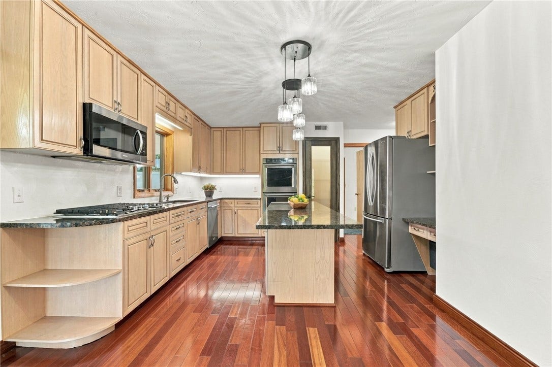 909 CLAYTON DR, Greensburg, PA 15601 909 CLAYTON DR, Greensburg, PA 15601