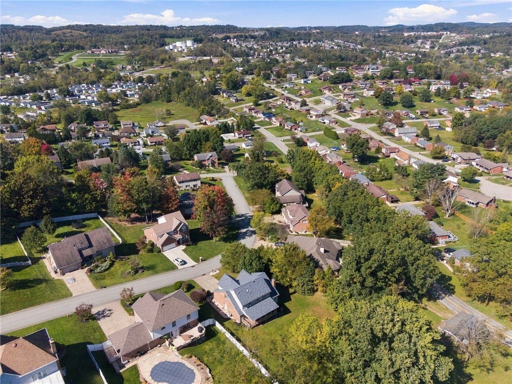 909 CLAYTON DR, Greensburg, PA 15601 909 CLAYTON DR, Greensburg, PA 15601