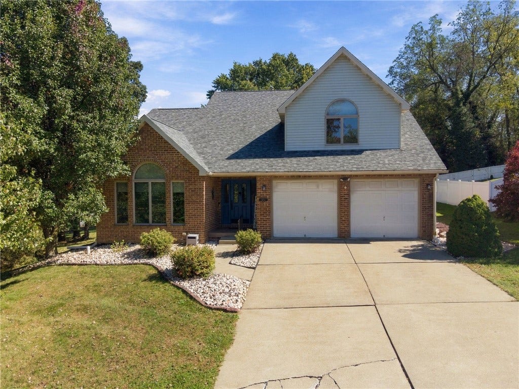 909 CLAYTON DR, Greensburg, PA 15601 909 CLAYTON DR, Greensburg, PA 15601