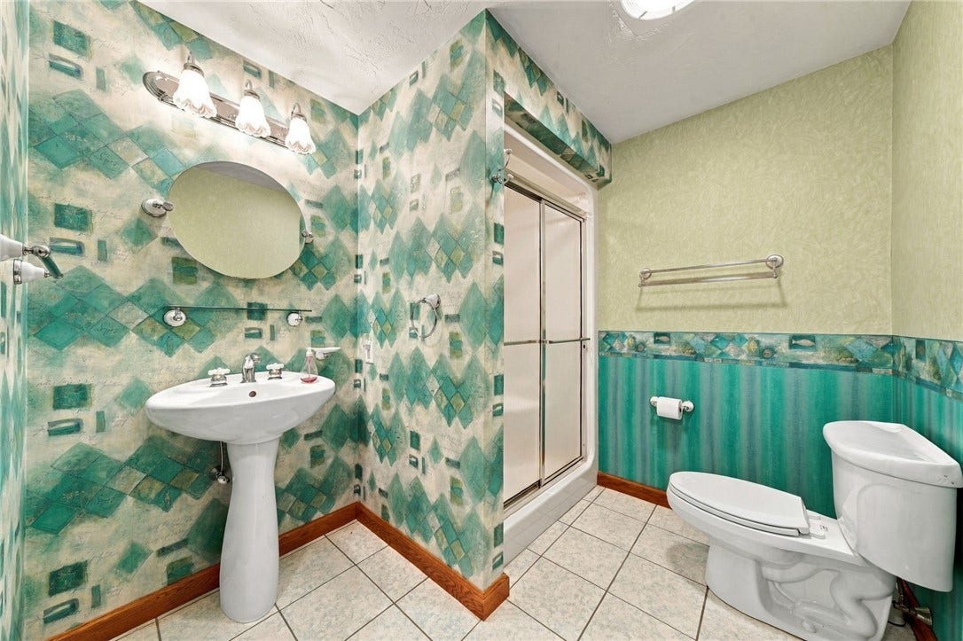 909 CLAYTON DR, Greensburg, PA 15601 909 CLAYTON DR, Greensburg, PA 15601