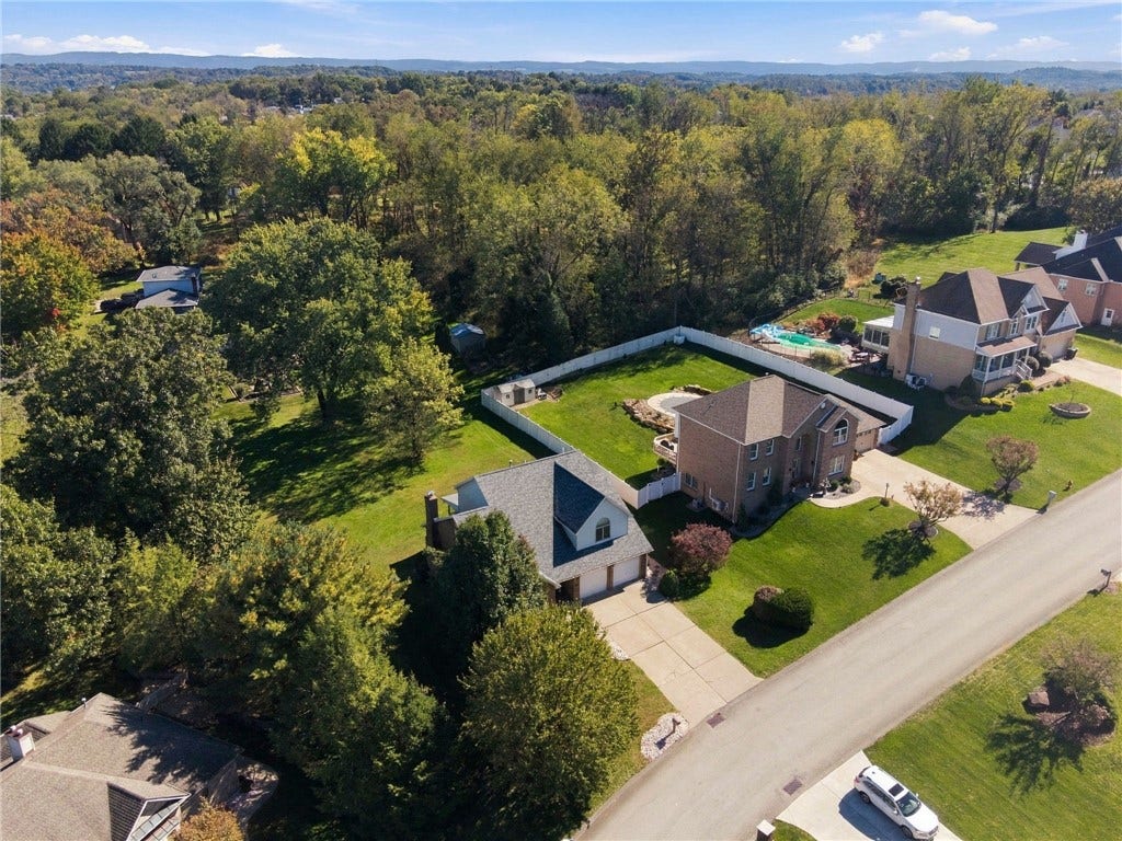 909 CLAYTON DR, Greensburg, PA 15601 909 CLAYTON DR, Greensburg, PA 15601