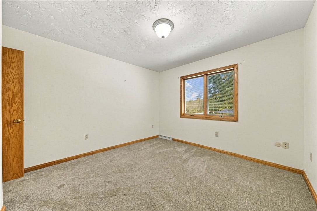 909 CLAYTON DR, Greensburg, PA 15601 909 CLAYTON DR, Greensburg, PA 15601