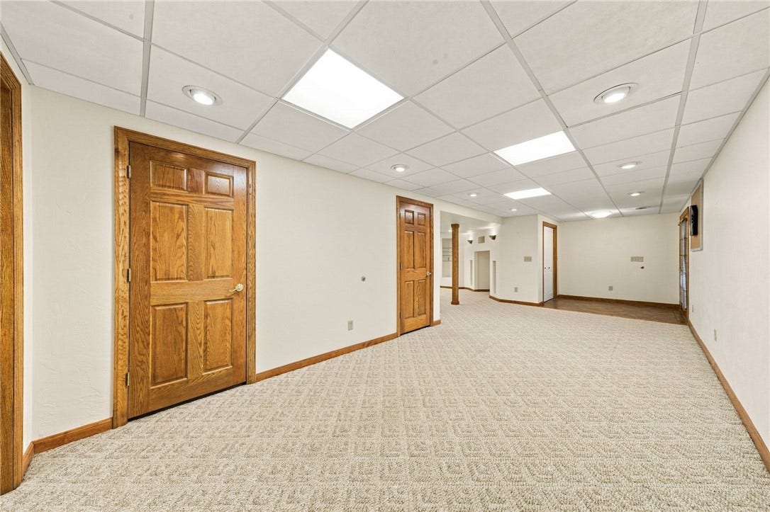 909 CLAYTON DR, Greensburg, PA 15601 909 CLAYTON DR, Greensburg, PA 15601