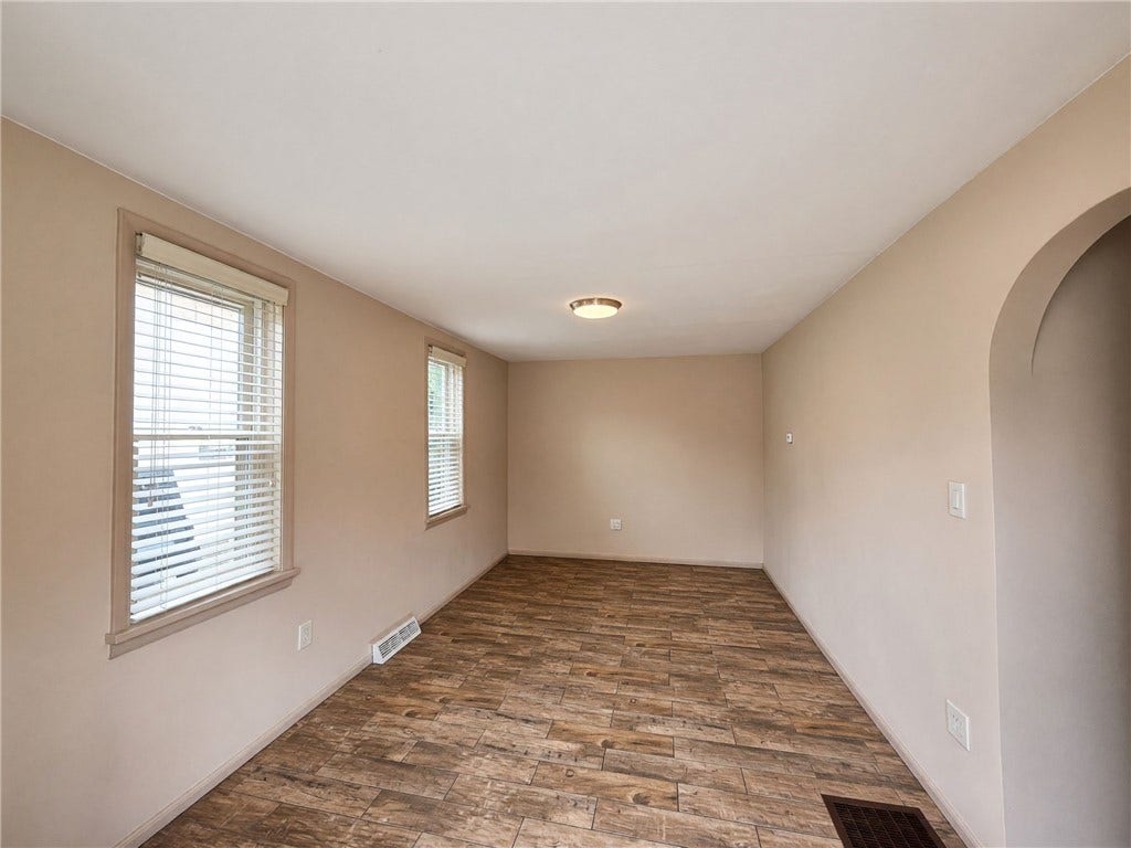 1520 1/2 4th Ave, Coraopolis, PA 15108 1520 1/2 4th Ave, Coraopolis, PA 15108