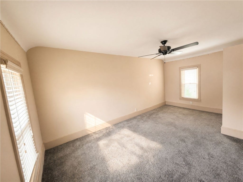 1520 1/2 4th Ave, Coraopolis, PA 15108 1520 1/2 4th Ave, Coraopolis, PA 15108