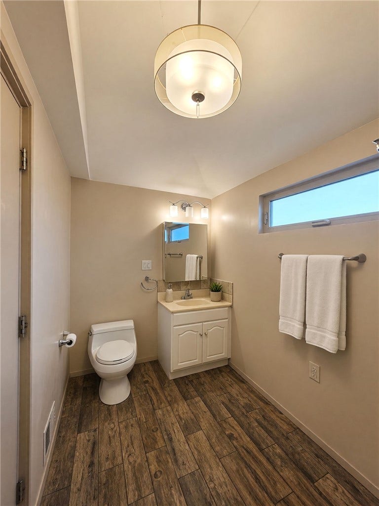 1520 1/2 4th Ave, Coraopolis, PA 15108 1520 1/2 4th Ave, Coraopolis, PA 15108