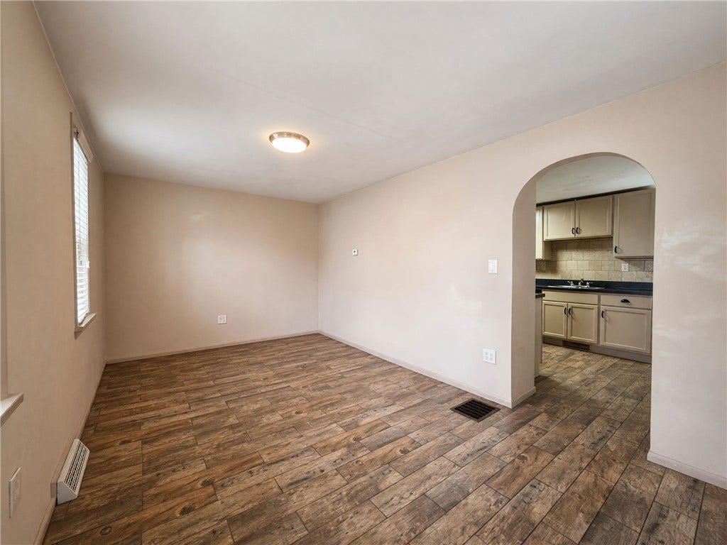 1520 1/2 4th Ave, Coraopolis, PA 15108 1520 1/2 4th Ave, Coraopolis, PA 15108