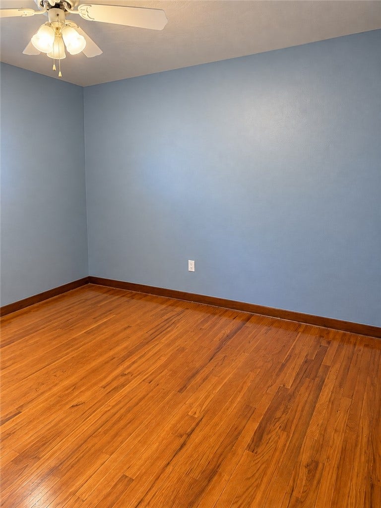 3344 Sycamore Dr, Pittsburgh, PA 15234