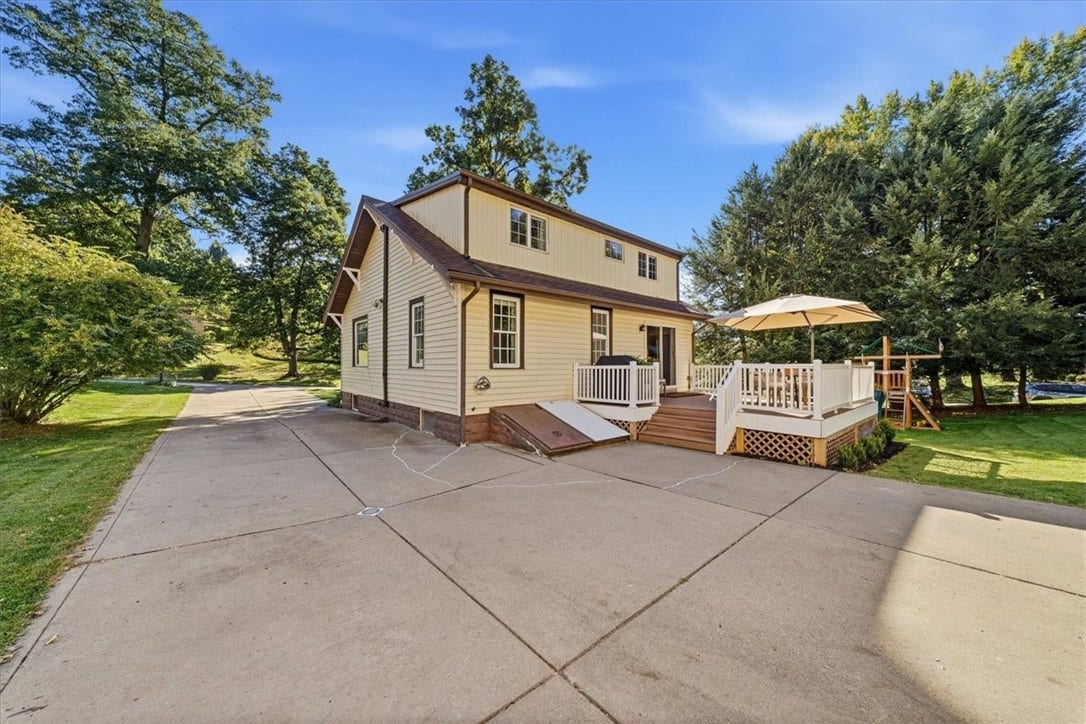 9735 Mccutcheon Ave, Pittsburgh, PA 15237 9735 Mccutcheon Ave, Pittsburgh, PA 15237