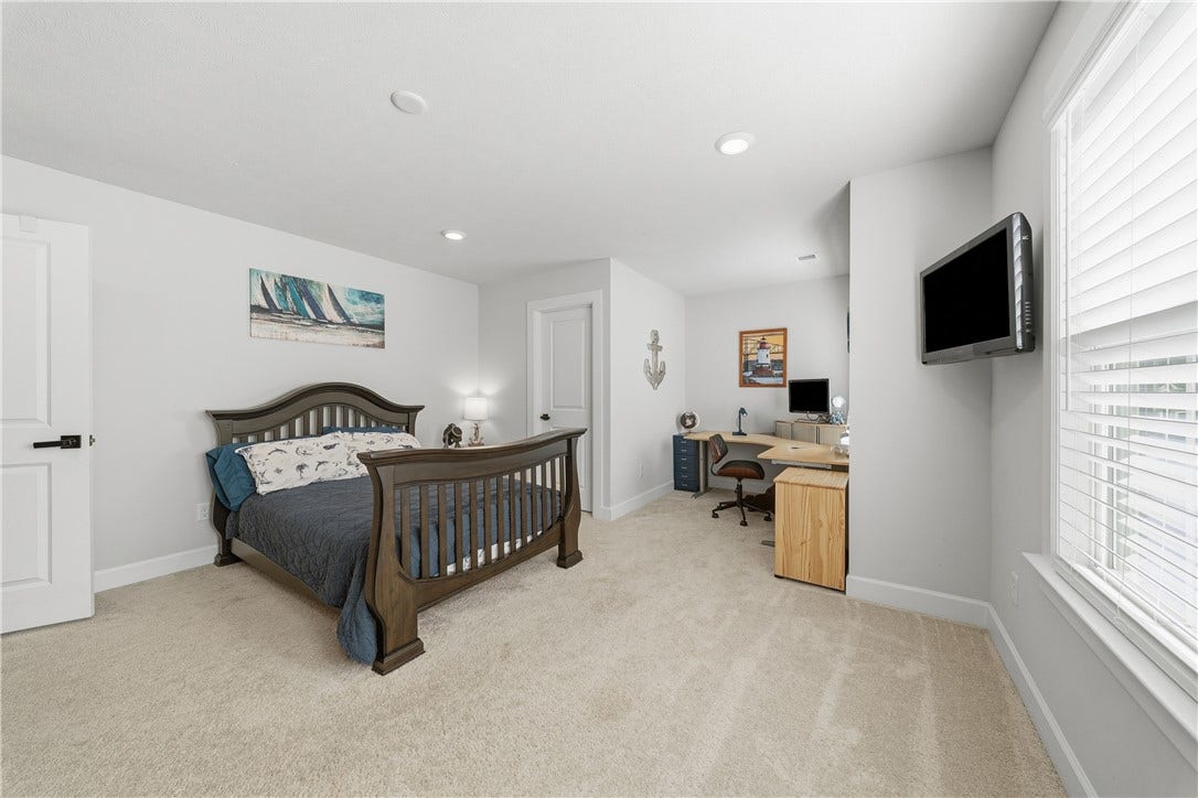 325 Crest Ln, Mars, PA 16046