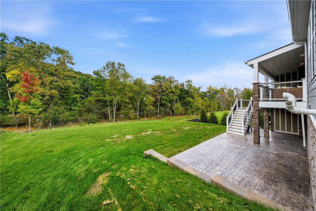 325 Crest Ln, Mars, PA 16046
