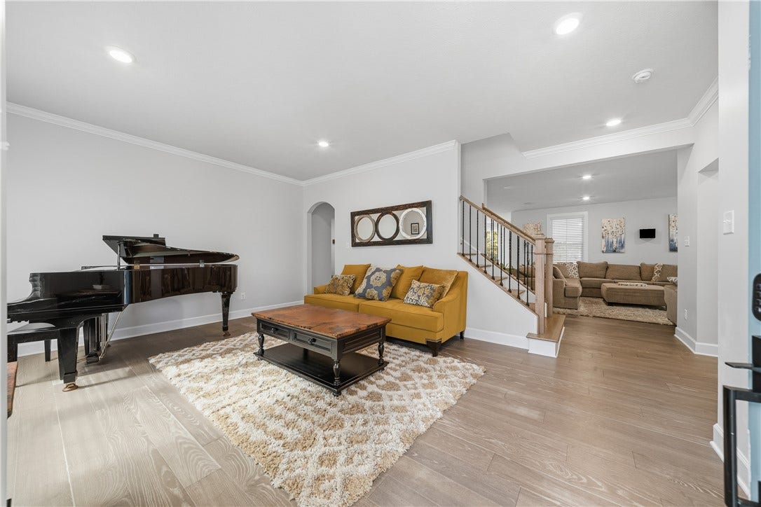 325 Crest Ln, Mars, PA 16046