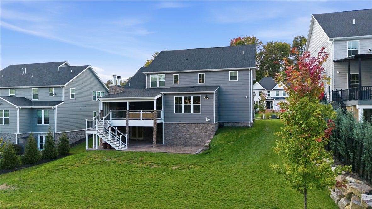 325 Crest Ln, Mars, PA 16046