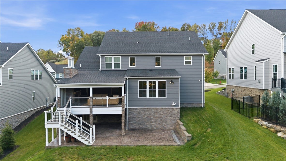 325 Crest Ln, Mars, PA 16046