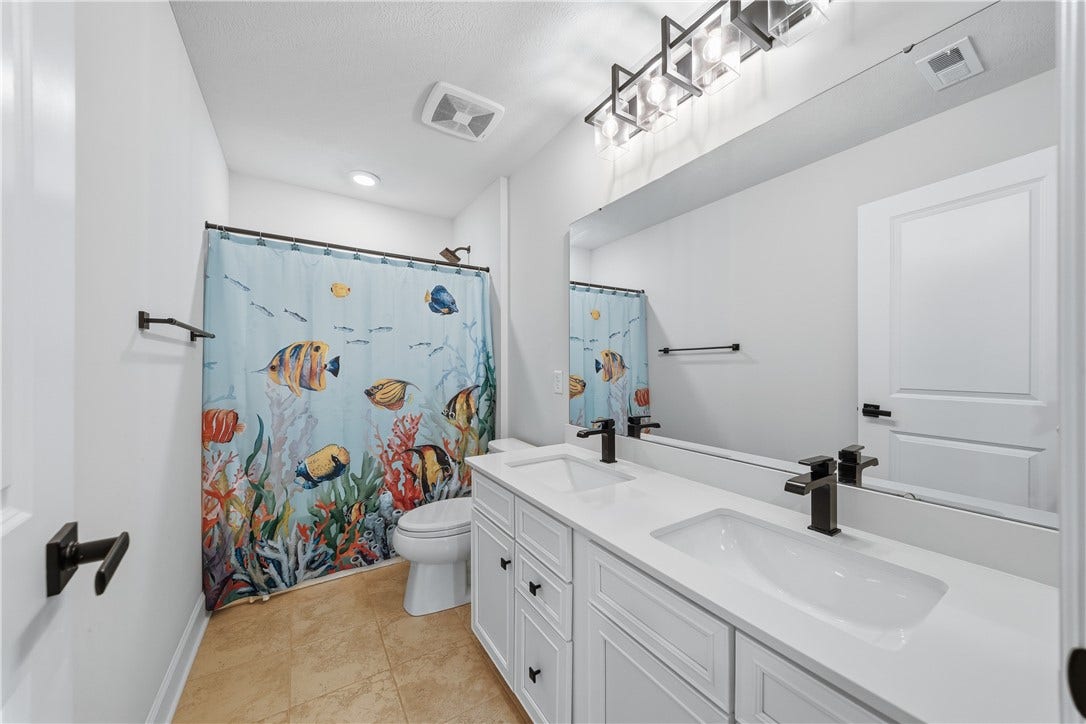 325 Crest Ln, Mars, PA 16046