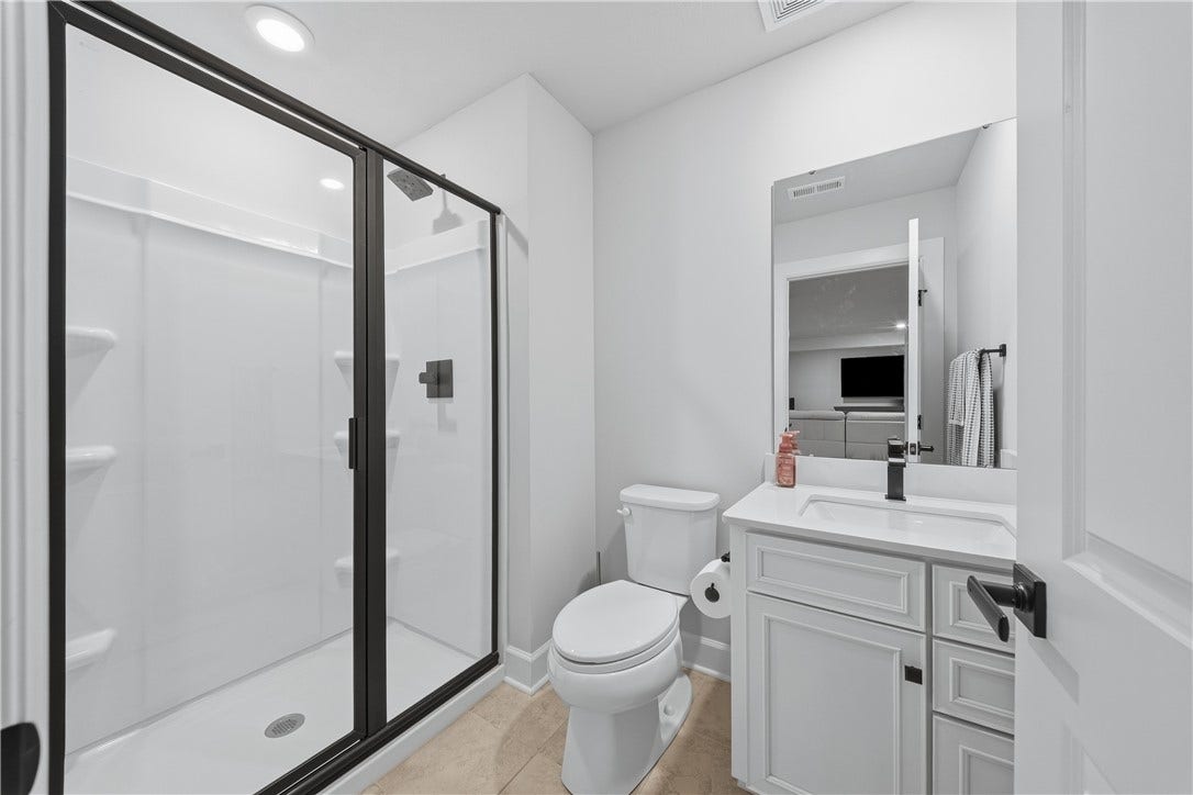 325 Crest Ln, Mars, PA 16046