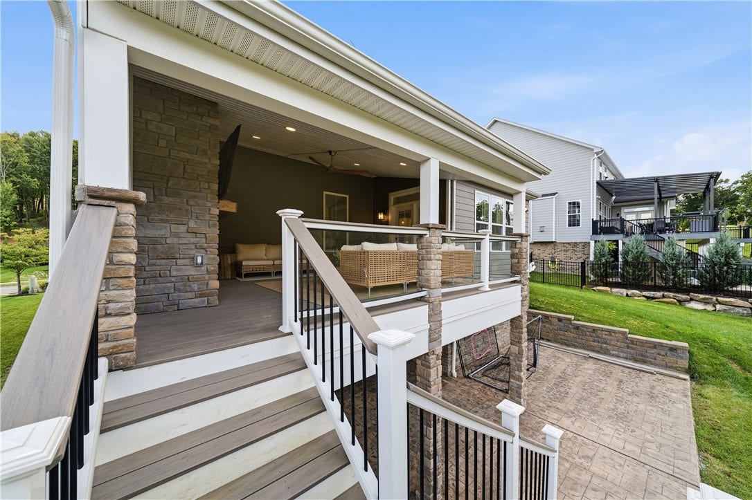 325 Crest Ln, Mars, PA 16046