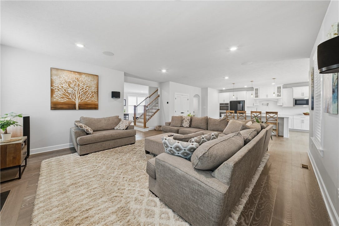 325 Crest Ln, Mars, PA 16046