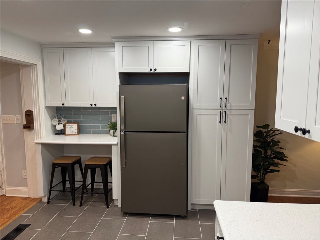 4052 Crestwood Drive, Gibsonia, PA 15044 4052 Crestwood Drive, Gibsonia, PA 15044