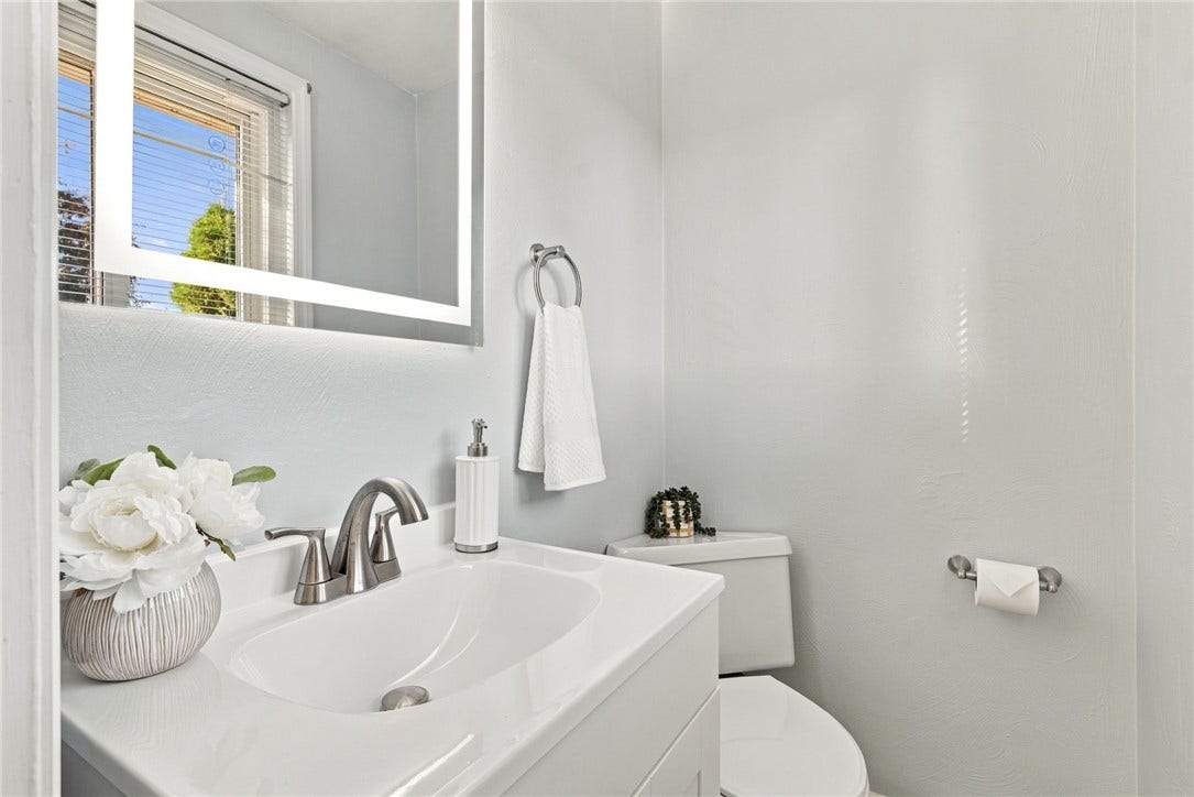 4052 Crestwood Drive, Gibsonia, PA 15044 Primary Bath