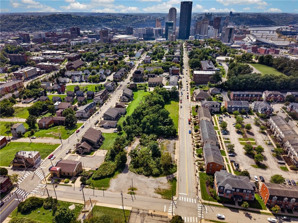 2166 Bedford Ave, Pittsburgh, PA 15219