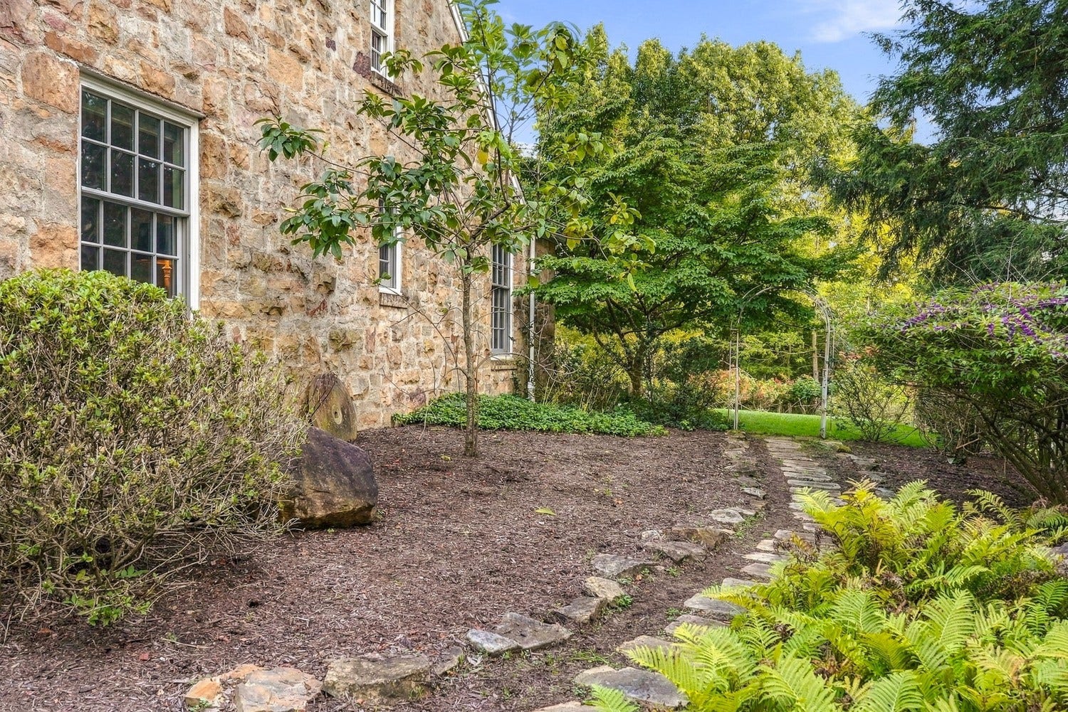 19 Newgate Road, Pittsburgh, PA 15202 19 Newgate Road, Pittsburgh, PA 15202