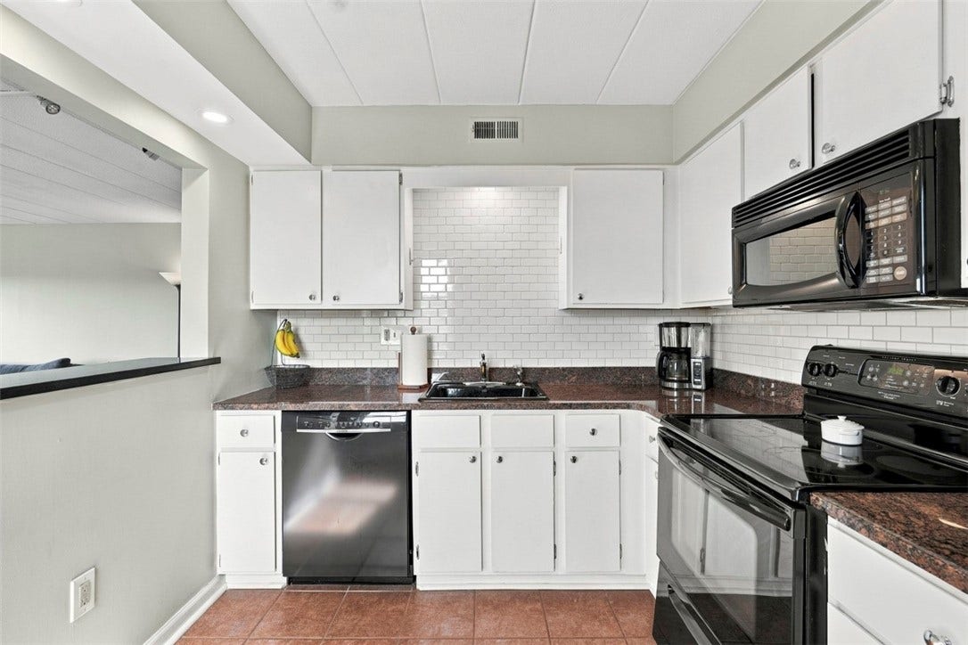 333 S Highland, #701, Pittsburgh, PA 15206 333 S Highland, #701, Pittsburgh, PA 15206