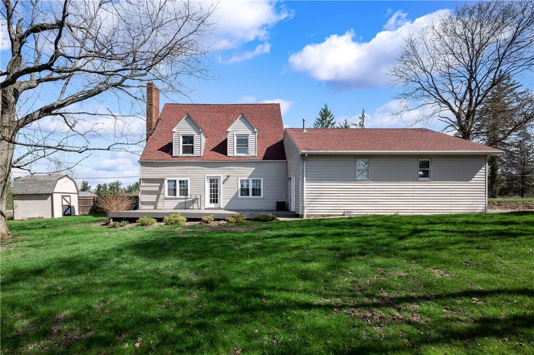 431 Sunset Dr, Butler, PA 16001 Back of home
