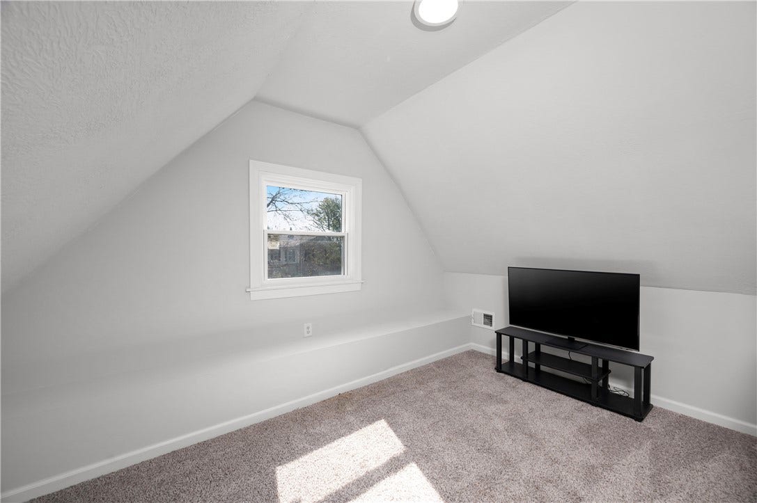 431 Sunset Dr, Butler, PA 16001 Bedroom/office-3rd floor