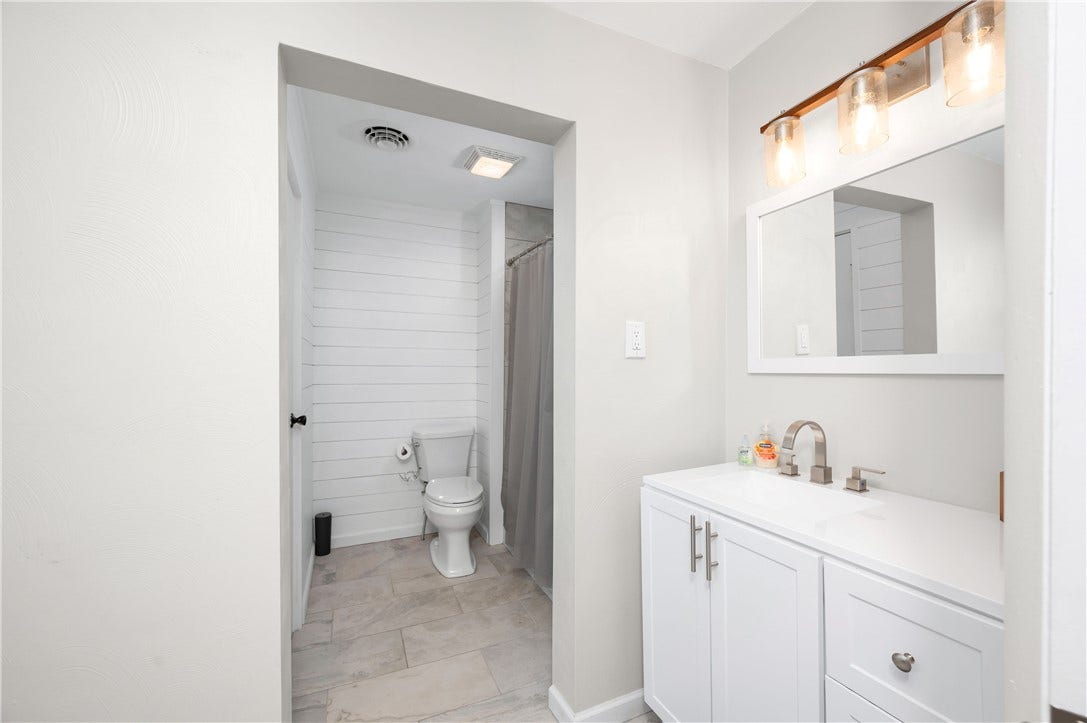 431 Sunset Dr, Butler, PA 16001 2nd floor