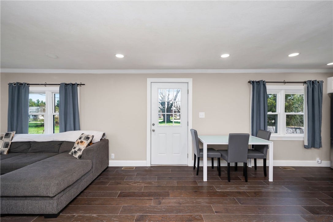 431 Sunset Dr, Butler, PA 16001 Front door-living/dining
