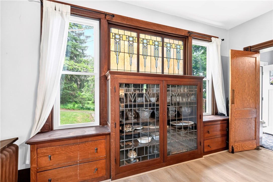 4004 Noblestown Rd, Oakdale, PA 15071 The stained glass and built-ins add to the charm