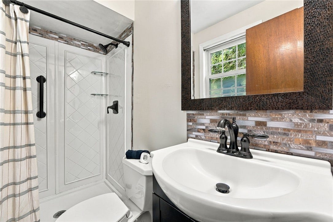 72 Woody Crest Dr, Pittsburgh, PA 15234 72 Woody Crest Dr, Pittsburgh, PA 15234