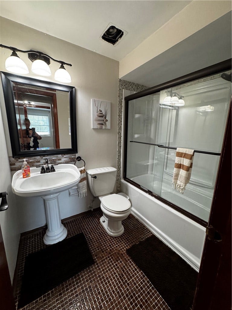 72 Woody Crest Dr, Pittsburgh, PA 15234 72 Woody Crest Dr, Pittsburgh, PA 15234