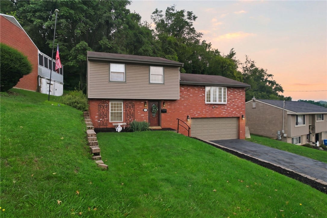 72 Woody Crest Dr, Pittsburgh, PA 15234 72 Woody Crest Dr, Pittsburgh, PA 15234