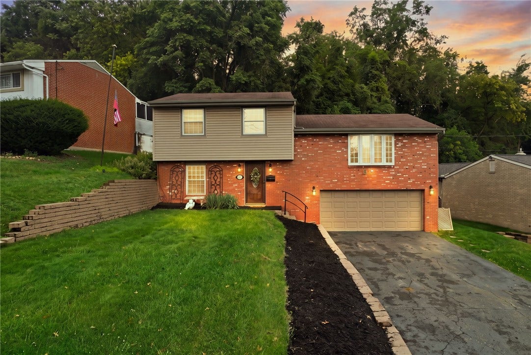 72 Woody Crest Dr, Pittsburgh, PA 15234 72 Woody Crest Dr, Pittsburgh, PA 15234
