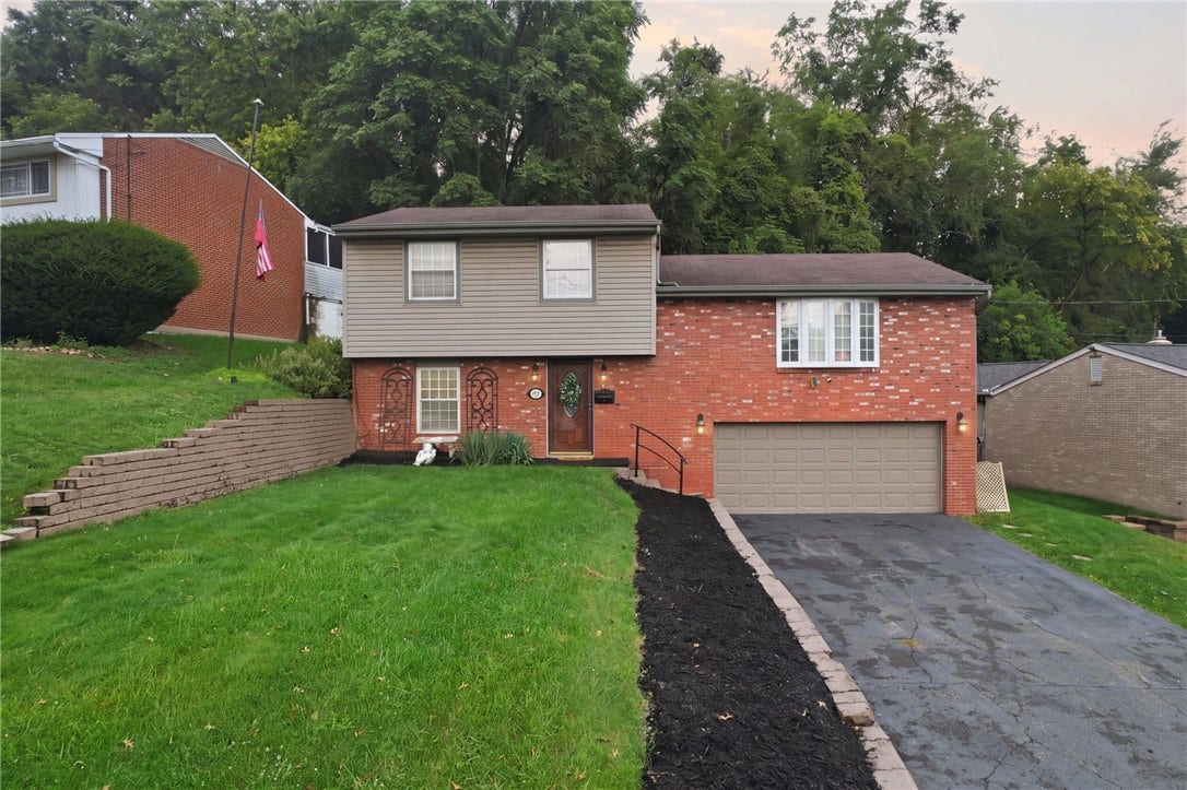 72 Woody Crest Dr, Pittsburgh, PA 15234 72 Woody Crest Dr, Pittsburgh, PA 15234