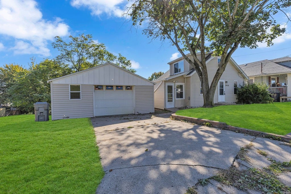3920 39th St, New Brighton, PA 15066