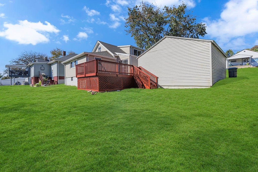 3920 39th St, New Brighton, PA 15066
