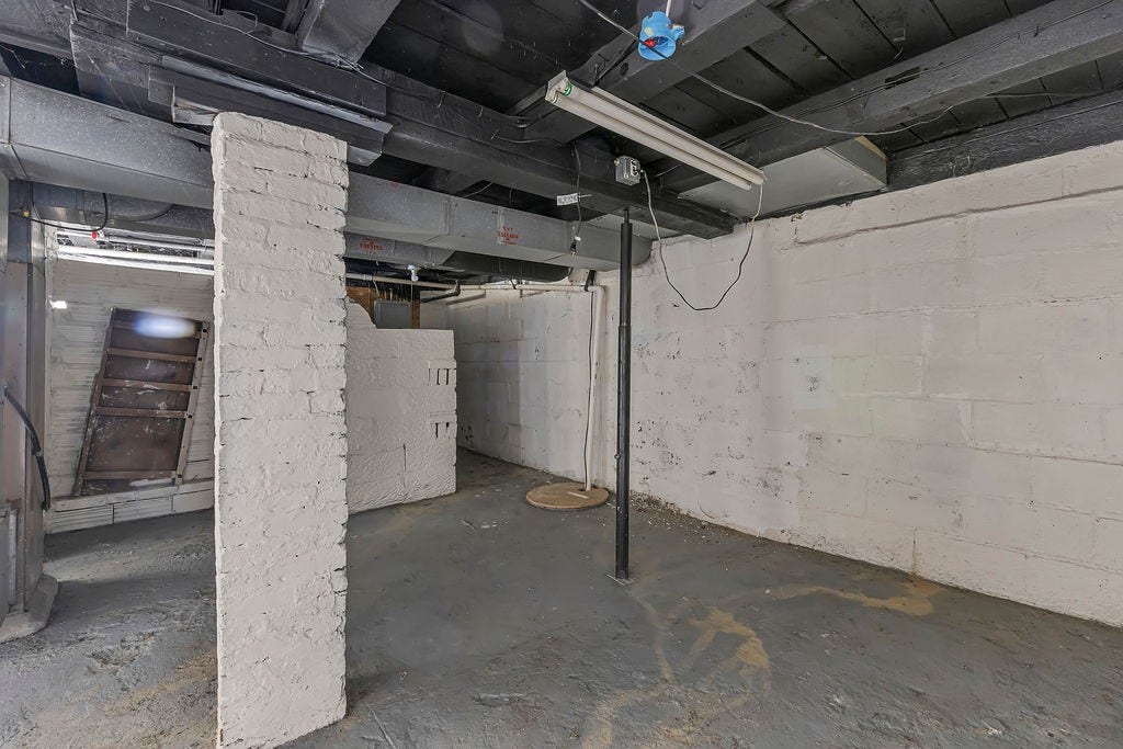 3920 39th St, New Brighton, PA 15066