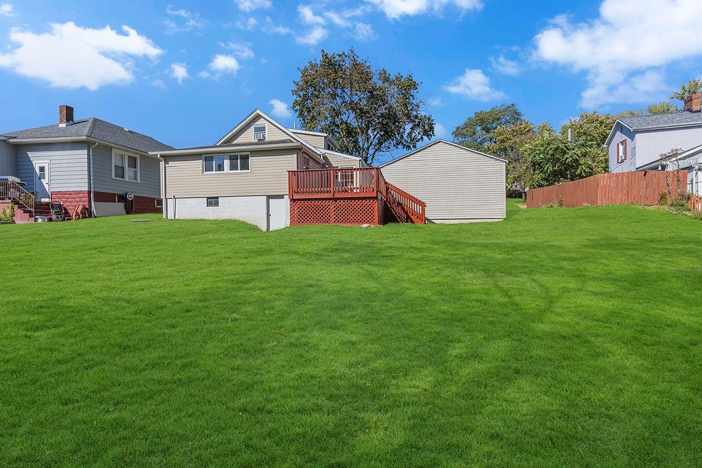 3920 39th St, New Brighton, PA 15066
