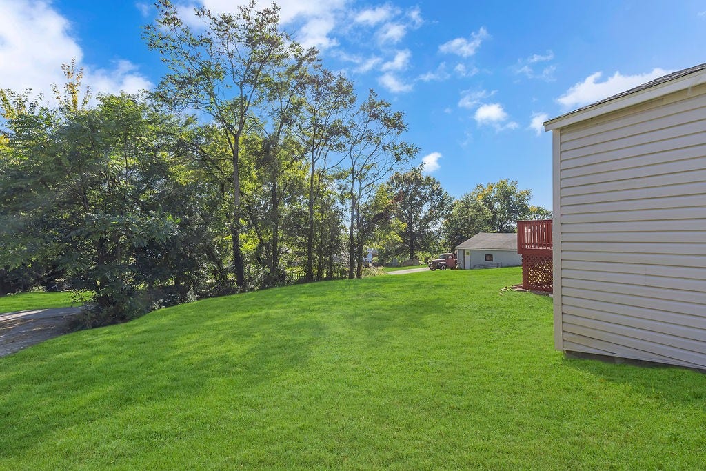 3920 39th St, New Brighton, PA 15066