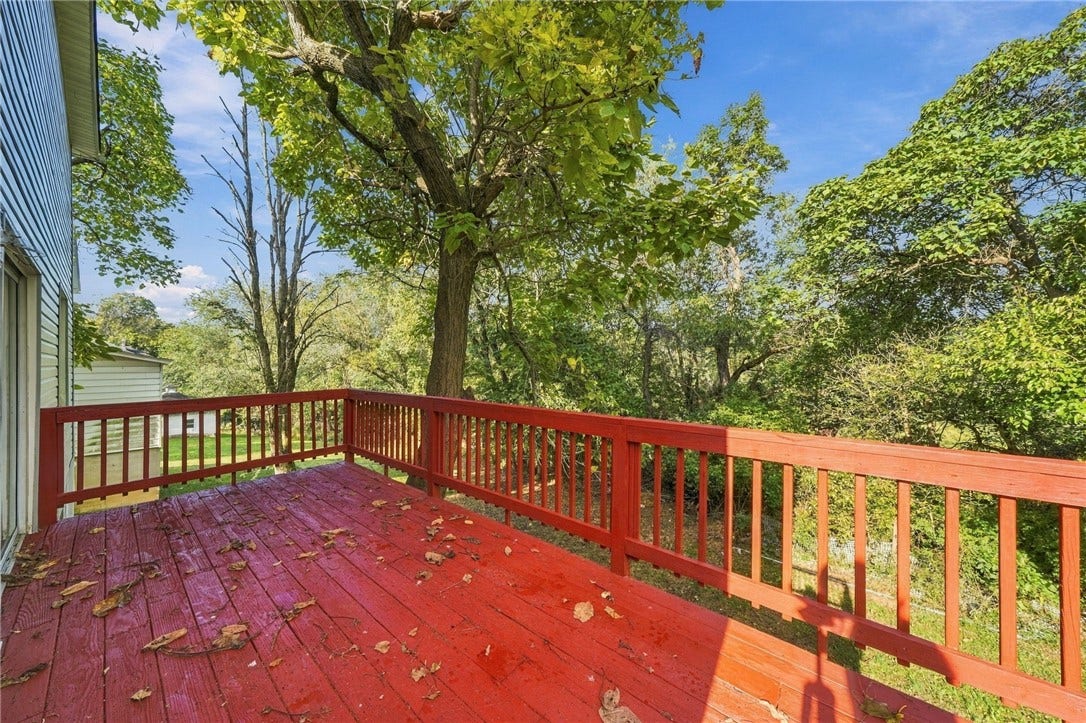 10 Euclid, Point Marion, PA 15474 Back deck
