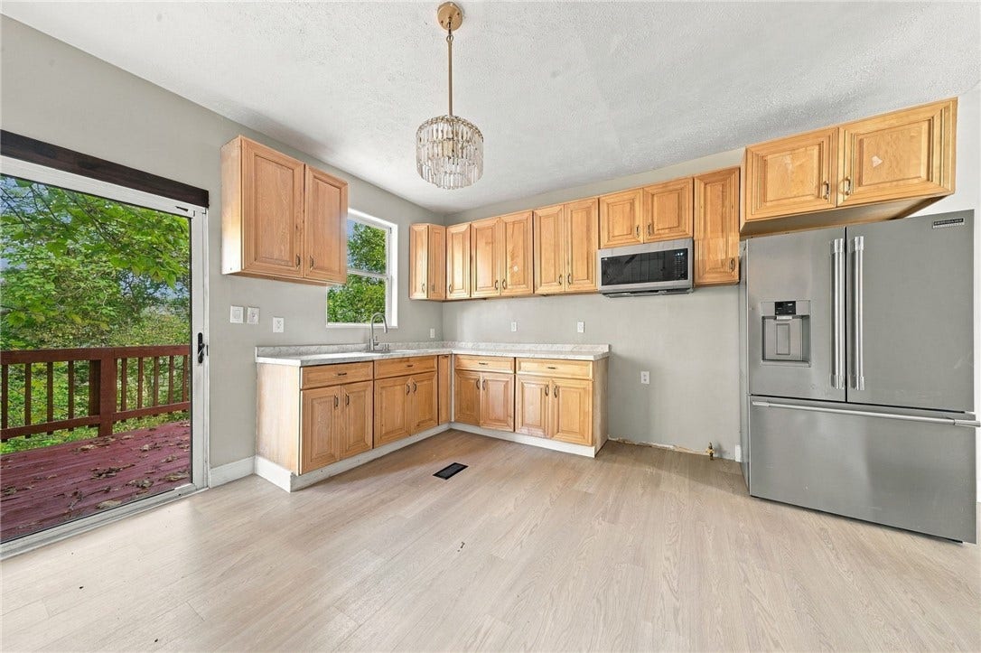 10 Euclid, Point Marion, PA 15474 kitchen
